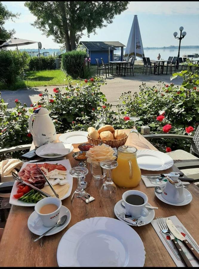 Comtesse-Camping Plauer See Бранденбург Екстериор снимка
